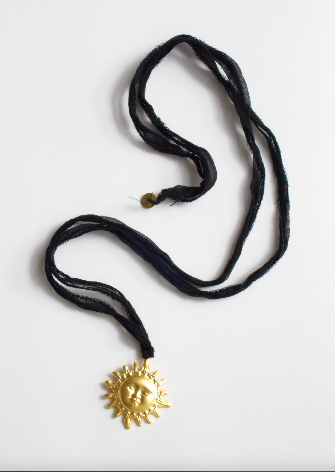 Sole Gold With Silk Cord